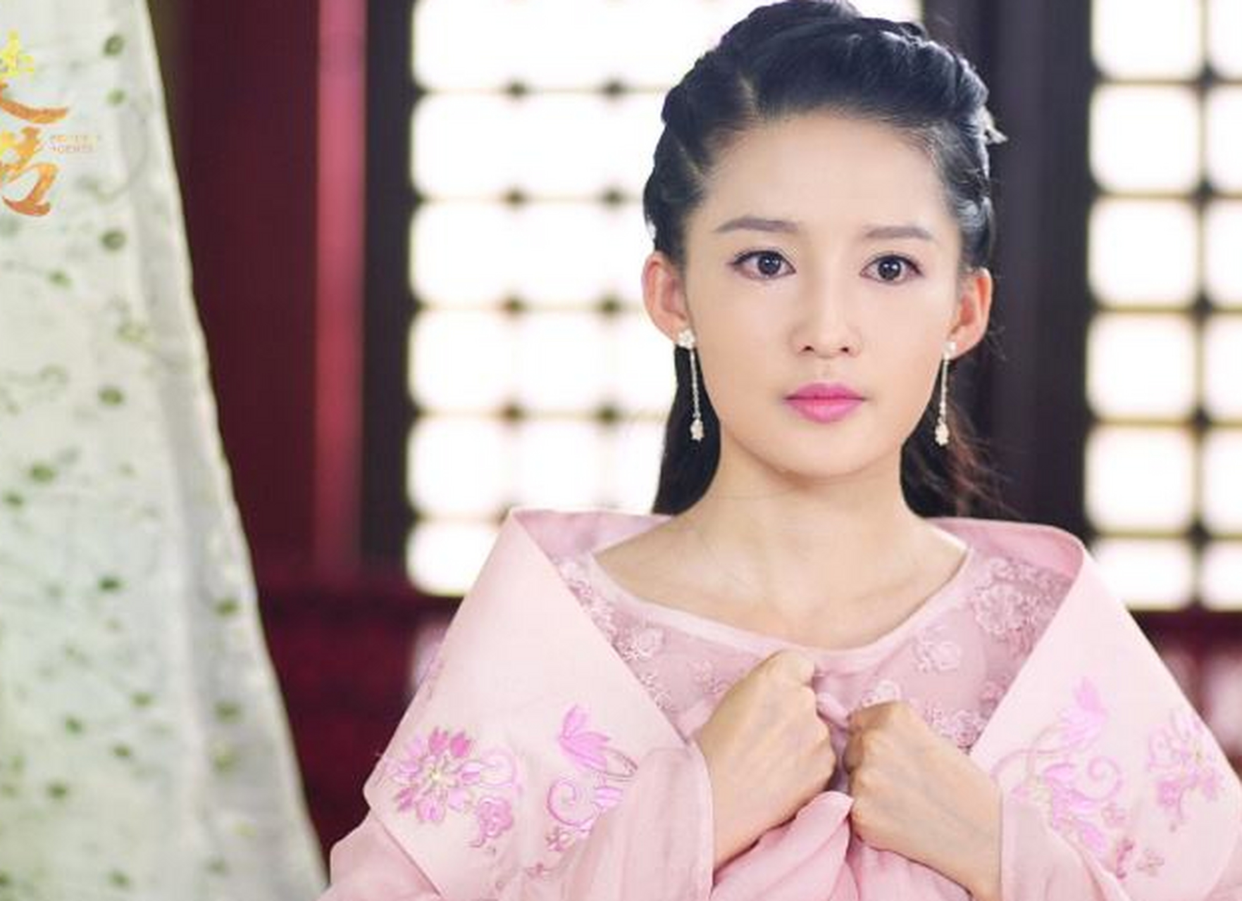 东晋时期,桓温非常宠爱小妾李氏,作为正妻的南康公主气愤不已,遂带人