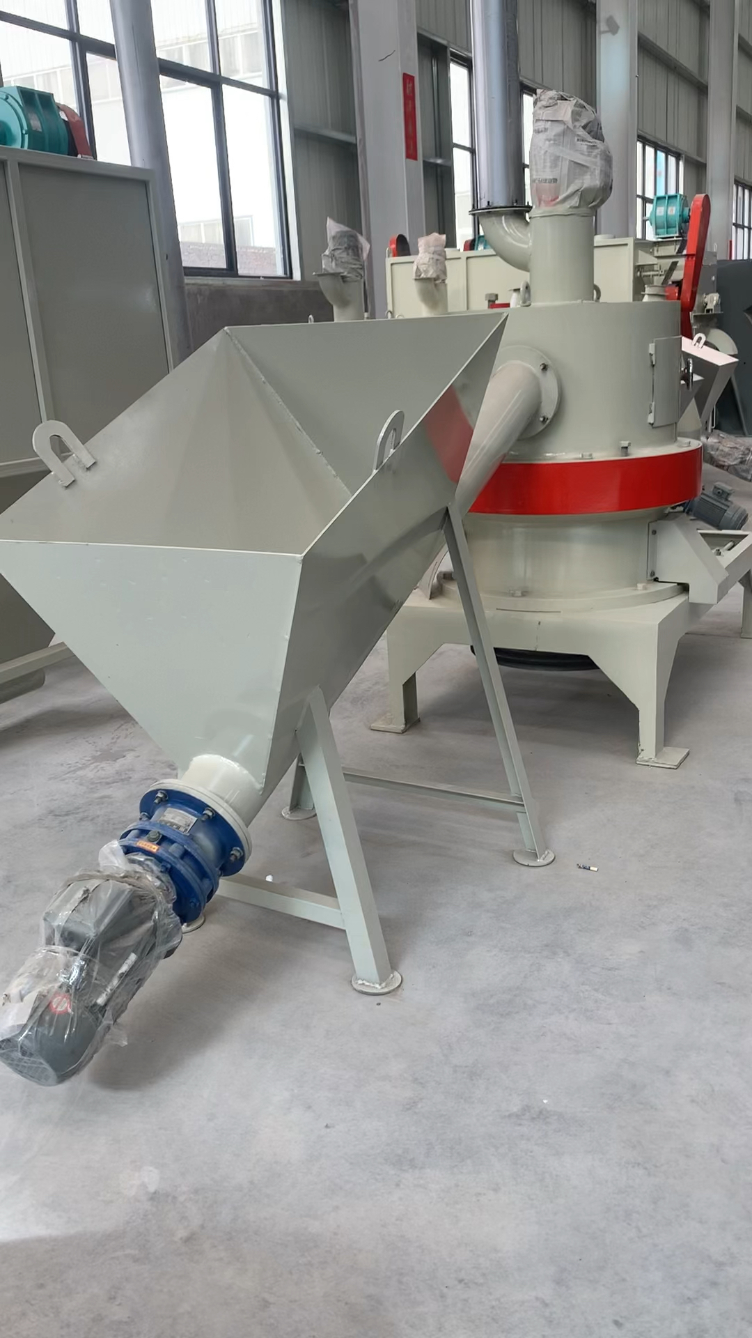 超细木粉机可加工40-200目超细木粉-度小视