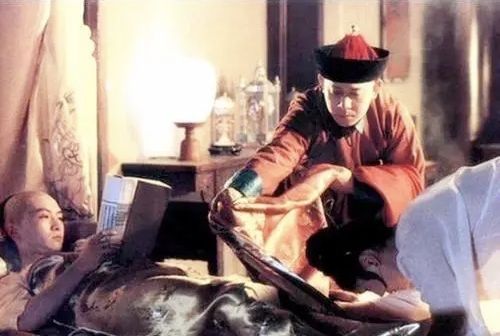 一起来看看太监排尿