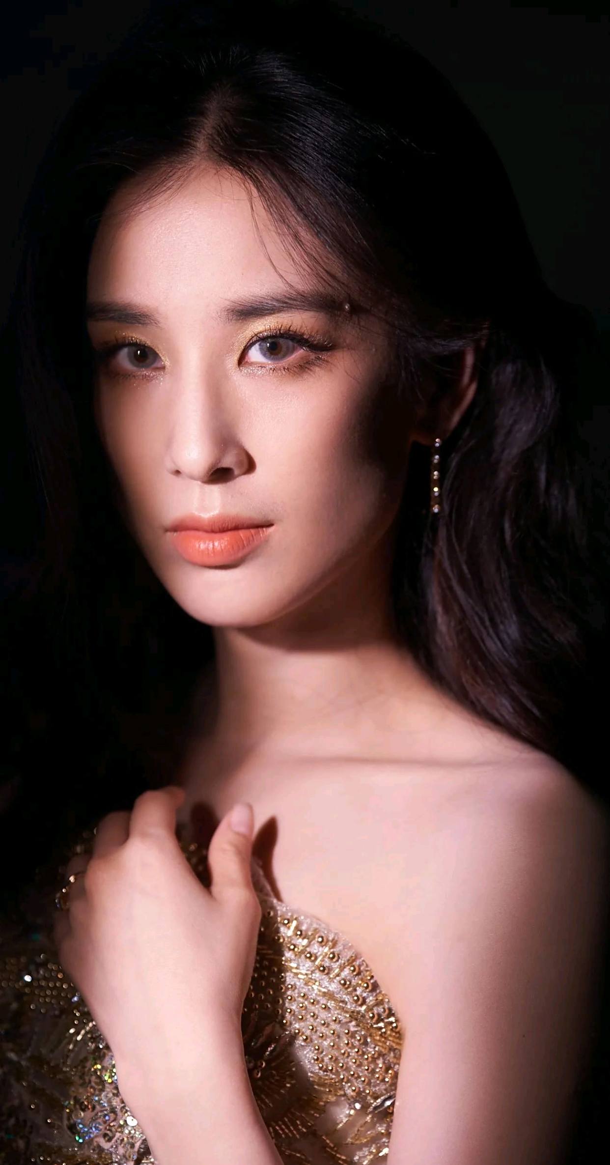 黄圣依高清写真壁纸,风姿绰约,性感迷人