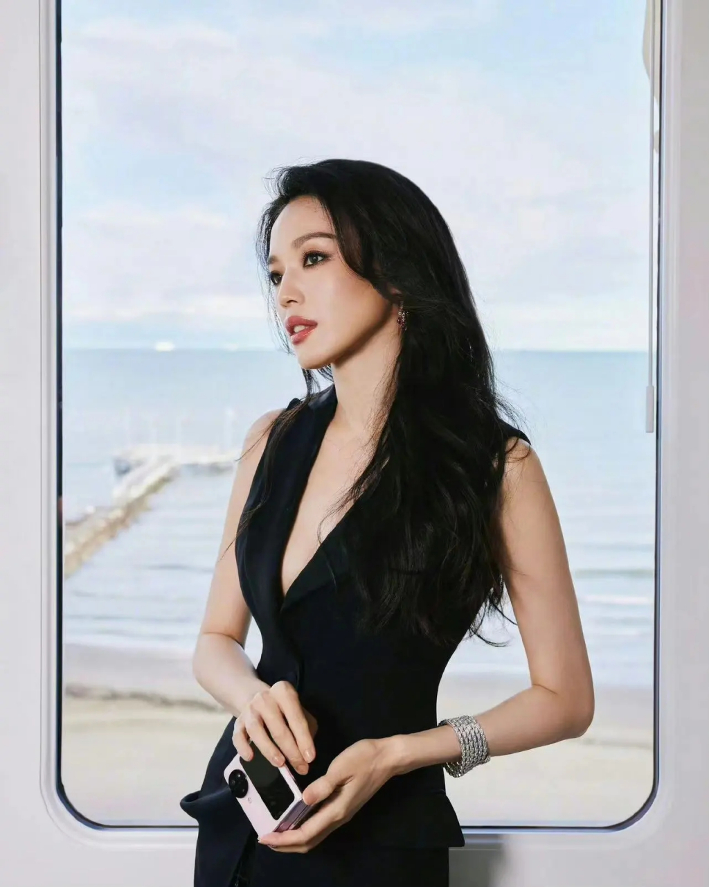 女明星都会担心容颜衰老的问题,不过,舒淇好像是年纪越大才越来越有