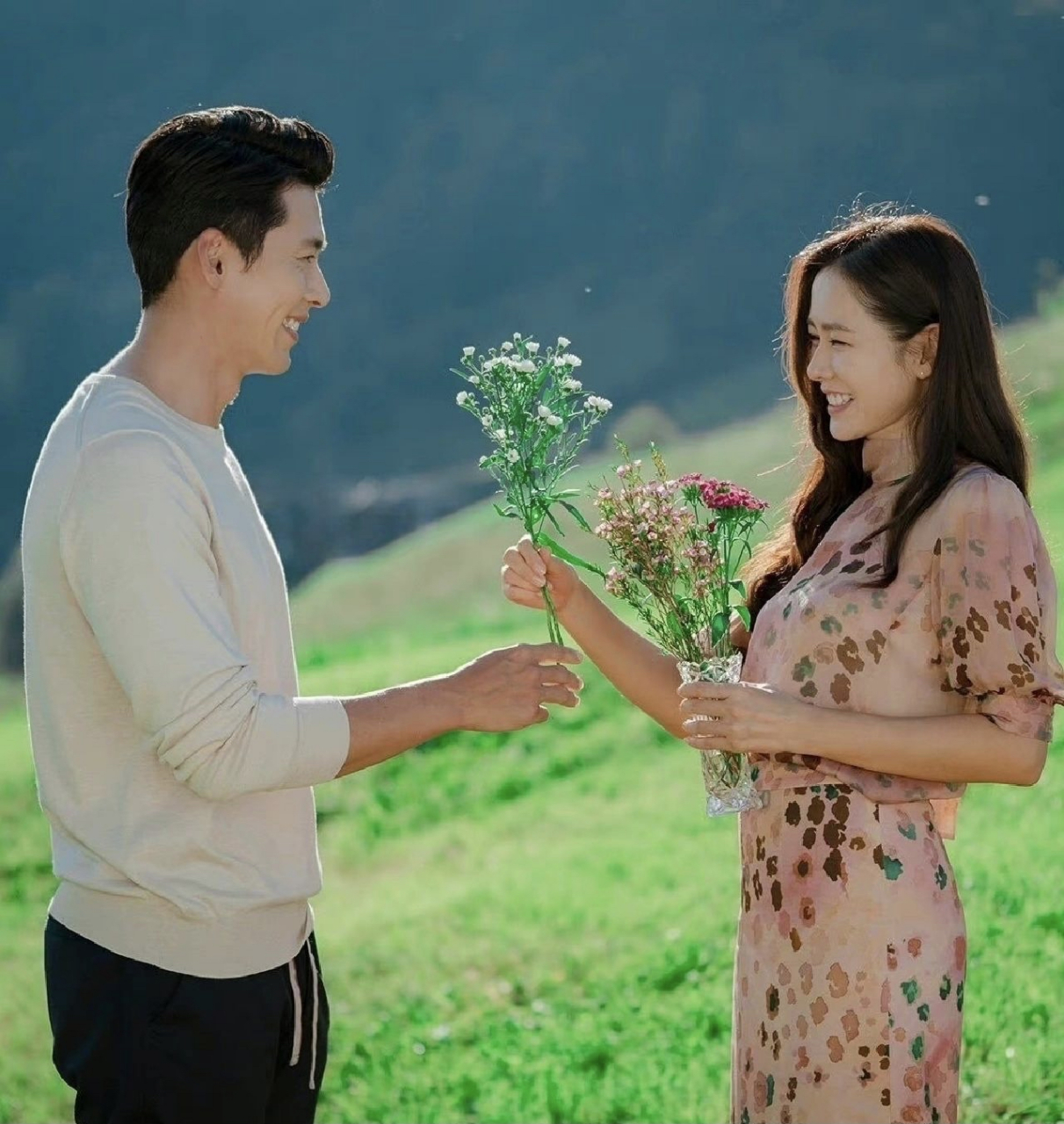 玄彬孙艺珍三星洞的别墅卖了净赚18亿! 是谁酸了,反正我是慕了.