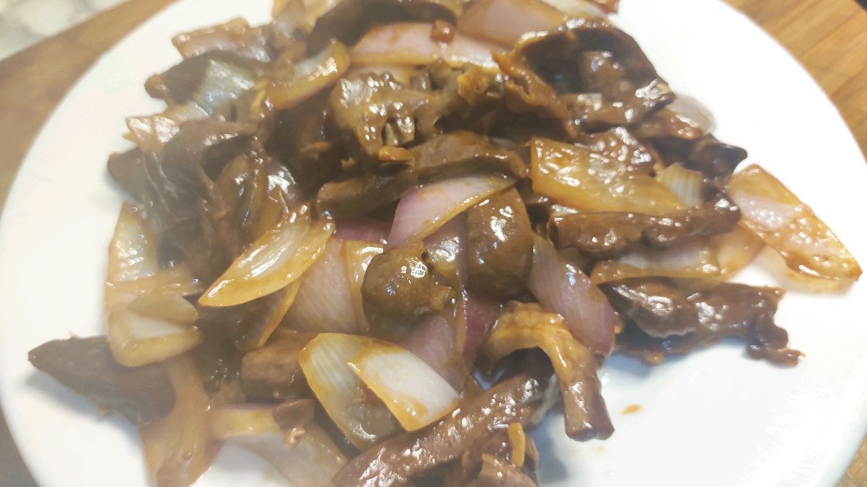 洋葱炒猪心的家常做法,鲜香入味,口感爽脆,越吃越香