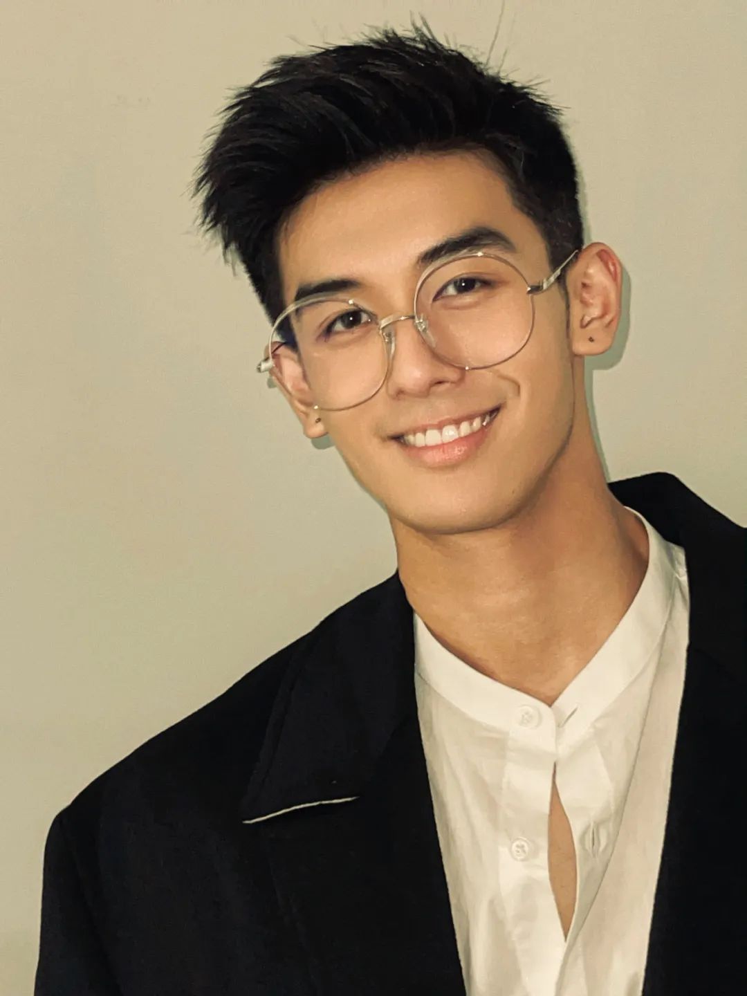 183cm广东黑皮帅哥,神似混血儿,脱掉衣服太撩了!