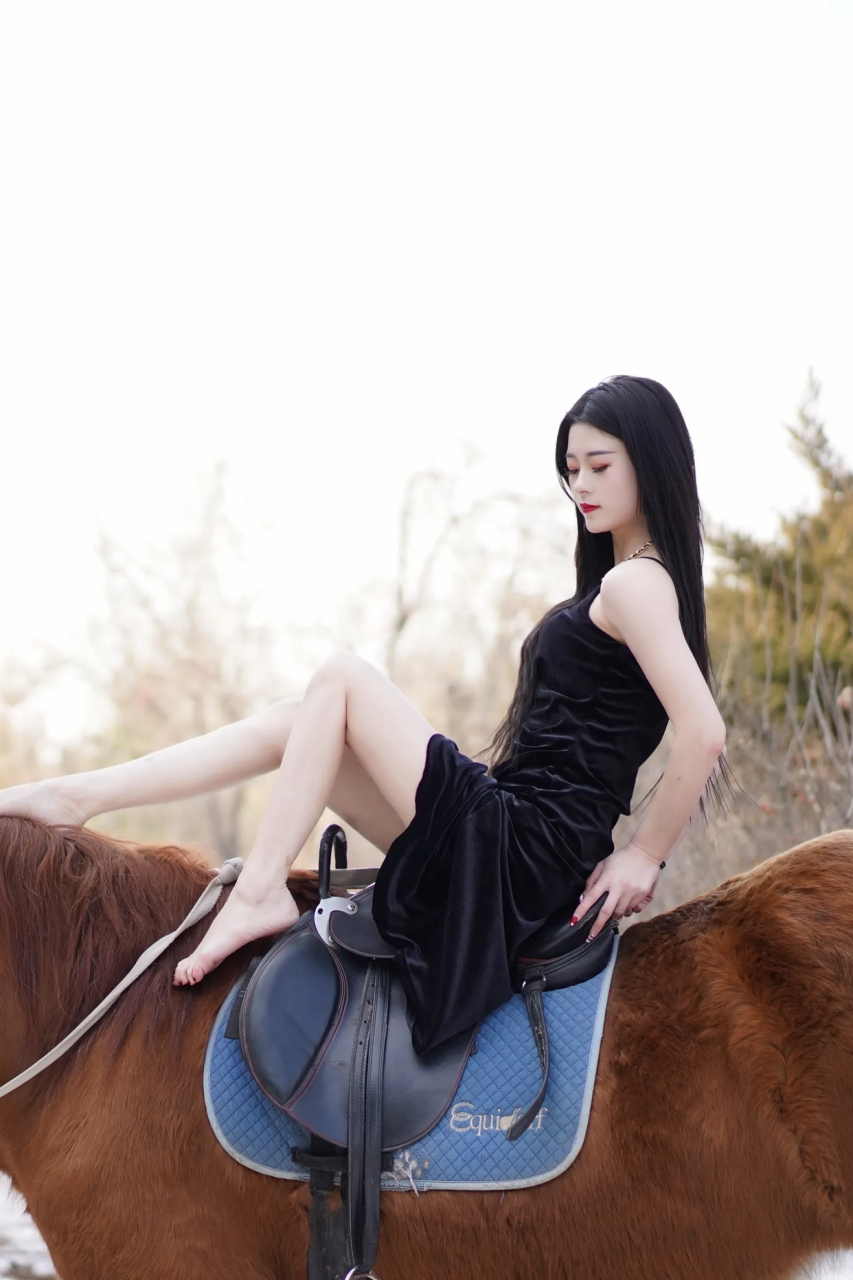 骑马的小姐姐非常漂亮#美女