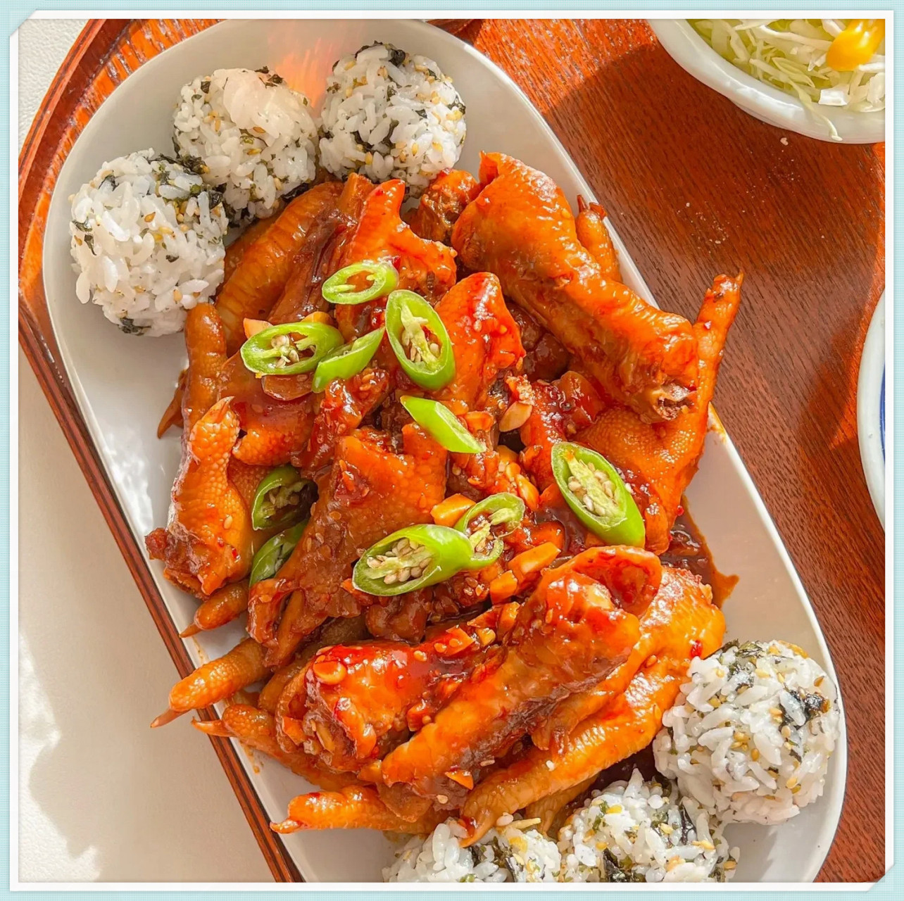 超级满足啊韩式火辣鸡爪  想要制作出火辣韩式鸡爪,我拥有一个有力的