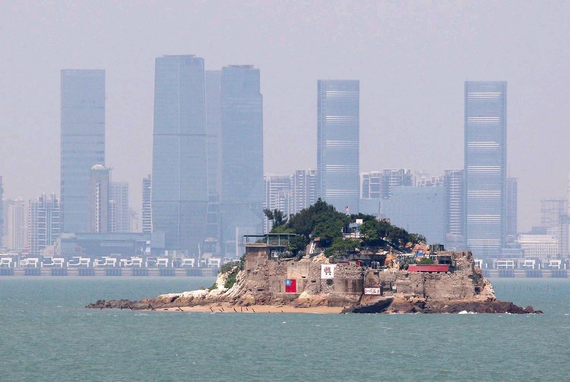 这是主动放弃前沿阵地?这让金门和马祖的同胞情何以堪?