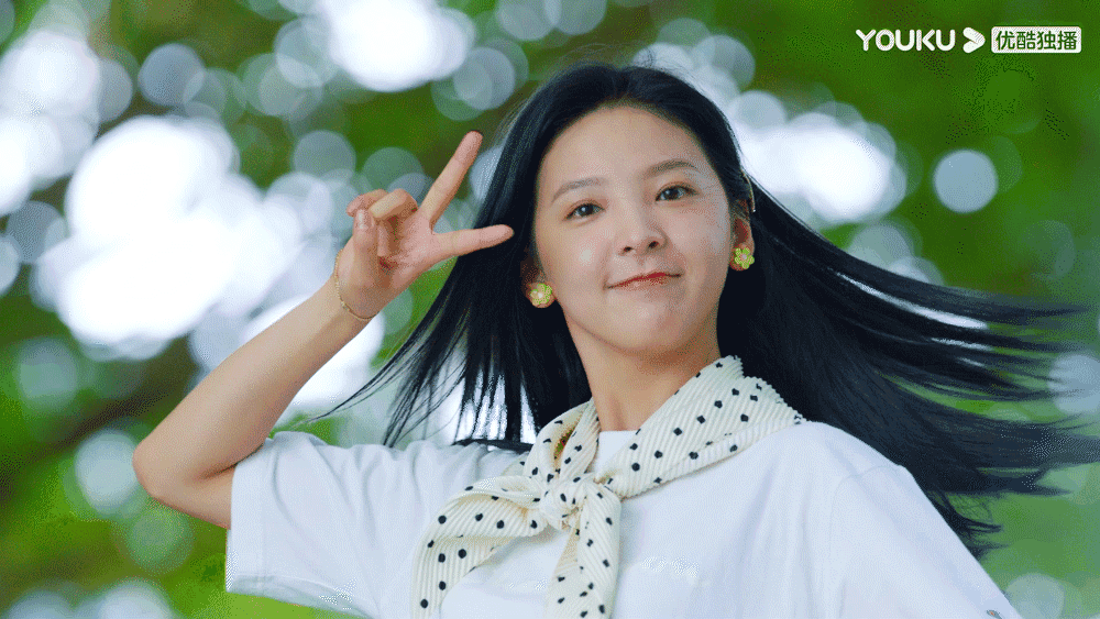 由沈月,章若楠,梁靖康,翟子路主演青春校园剧的《机智的上半场》还没