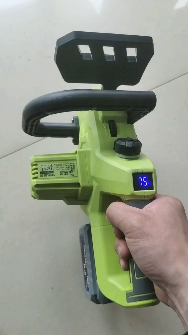 单手12寸锂电锯,使用简单,便捷.户内户外轻松操作.