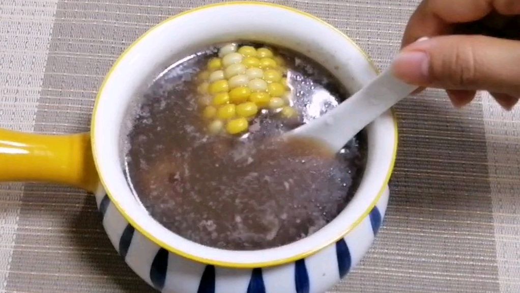 广东靓汤:赤小豆玉米生鱼汤鲜美可口,健脾开胃,男女老少都适合