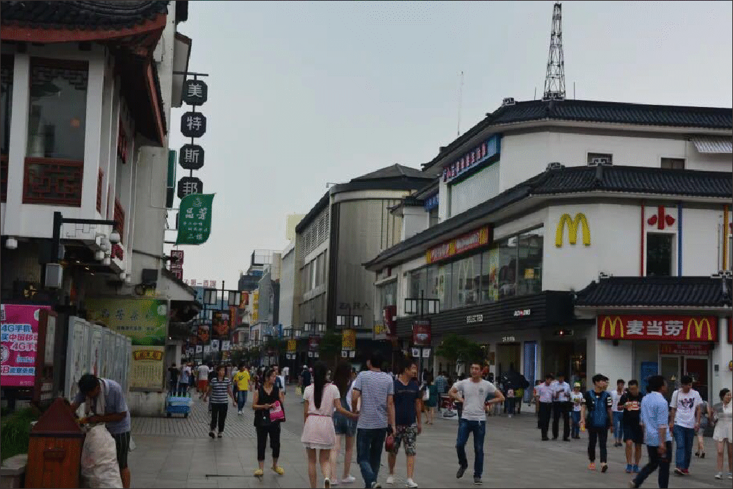 观前街,苏州最著名的商业街,却是最没小时候味道的老街