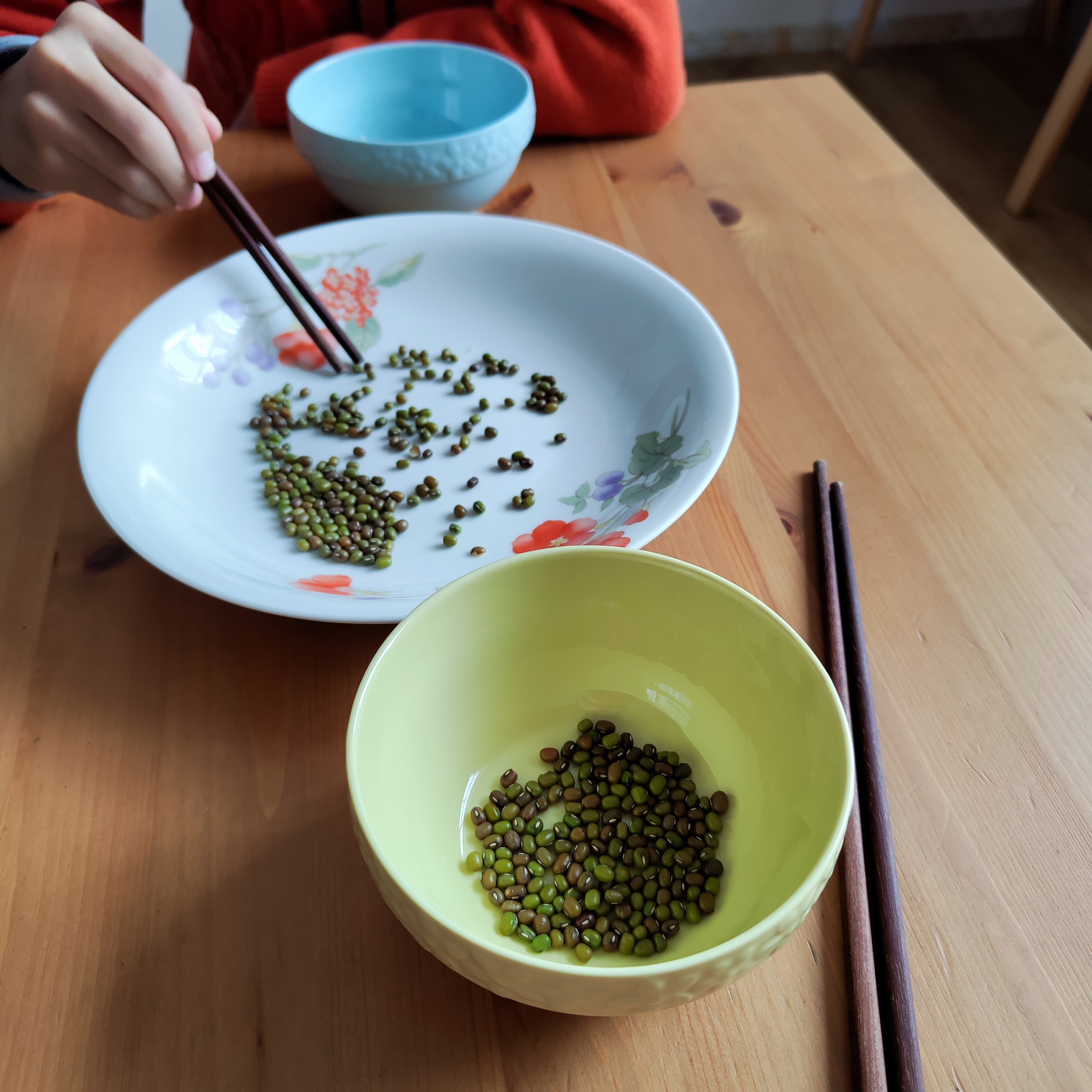 他自己想起了小时候和我们玩的一个小游戏