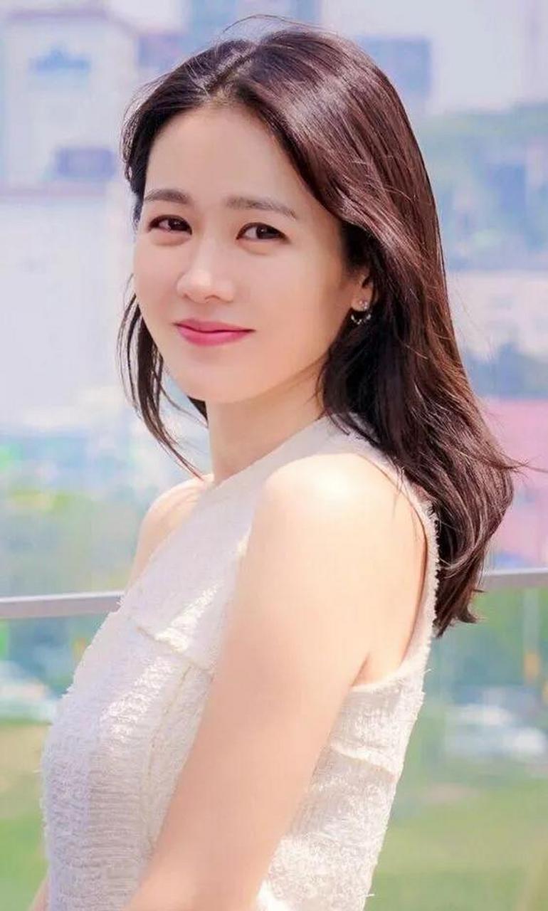 韩国女星孙艺珍(一)