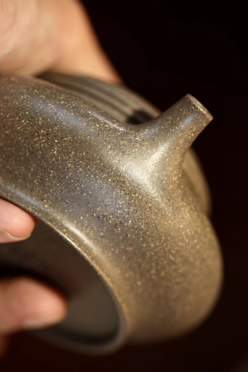 大彬虚扁|优质青段|200cc|全手  形虽扁而气度昂扬,小巧的嘴与小圆把