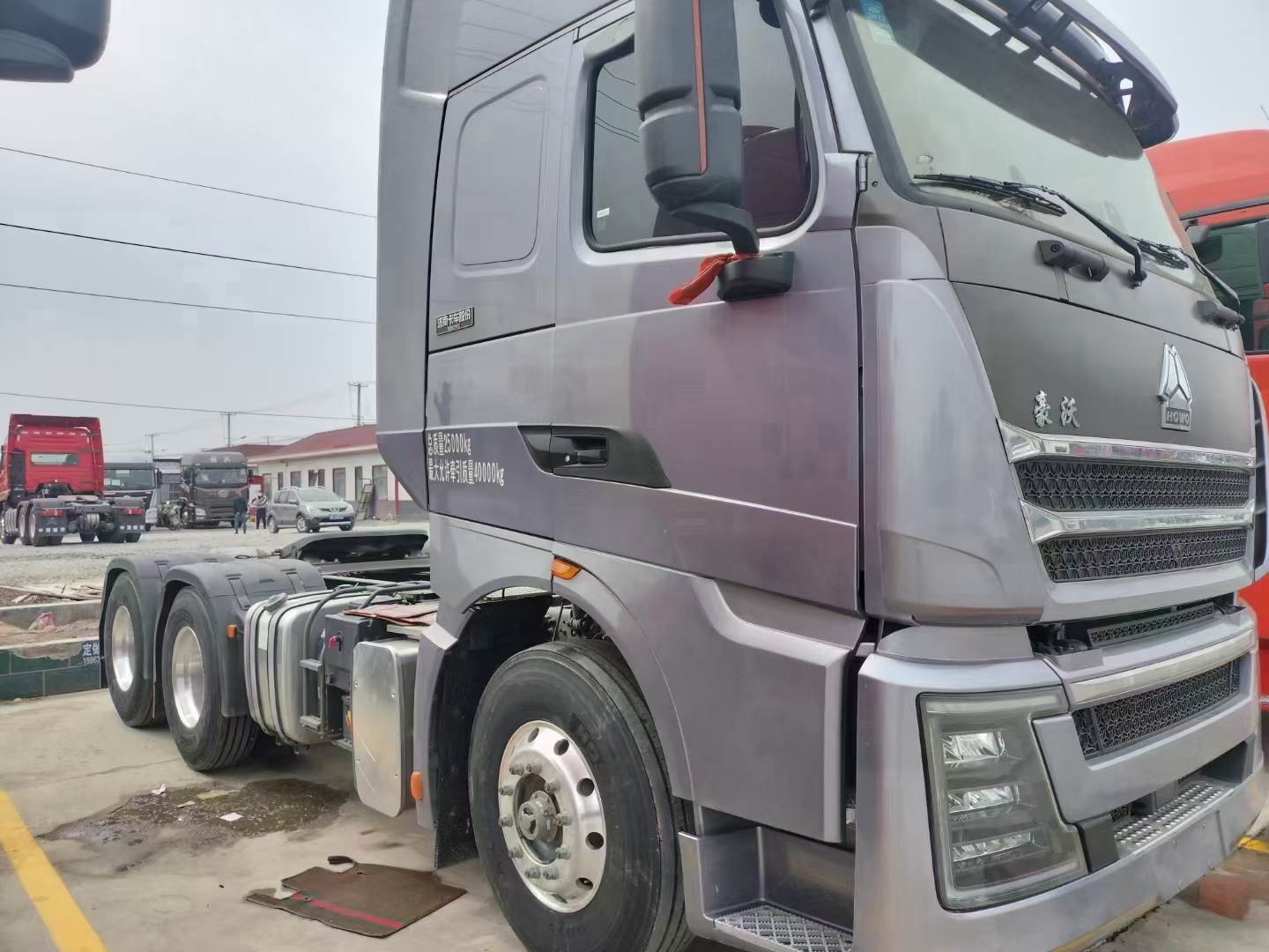 21年6月二手豪沃th7牵引车