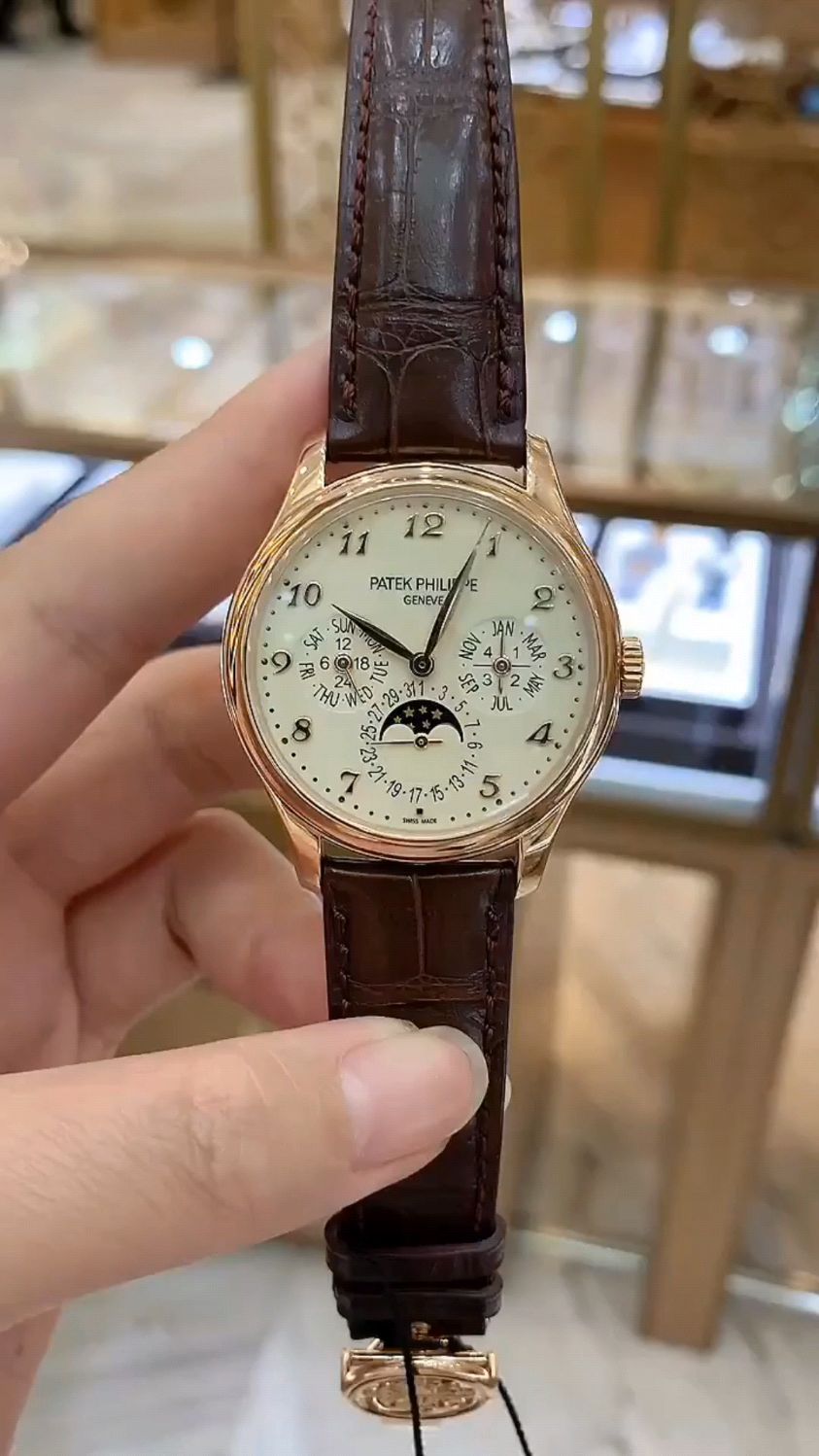 实拍展示百达翡丽皮带腕表,经典永不过时就是这么好看