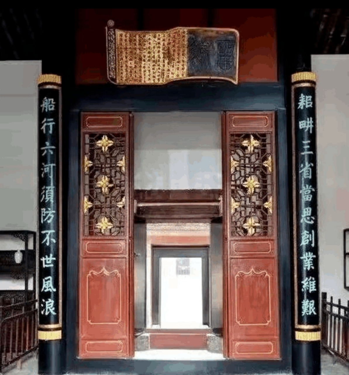 "康百万"是明清以来对康应魁家族的统称,因慈禧太后的册封而名扬天下.