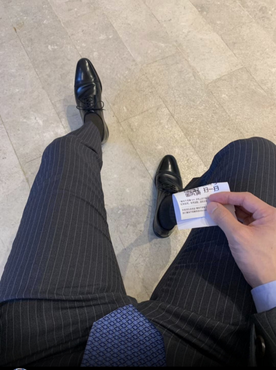正装肌肉# 有人问夏天穿西裤黑皮鞋不热么#正装皮鞋# 呵呵那是你不懂