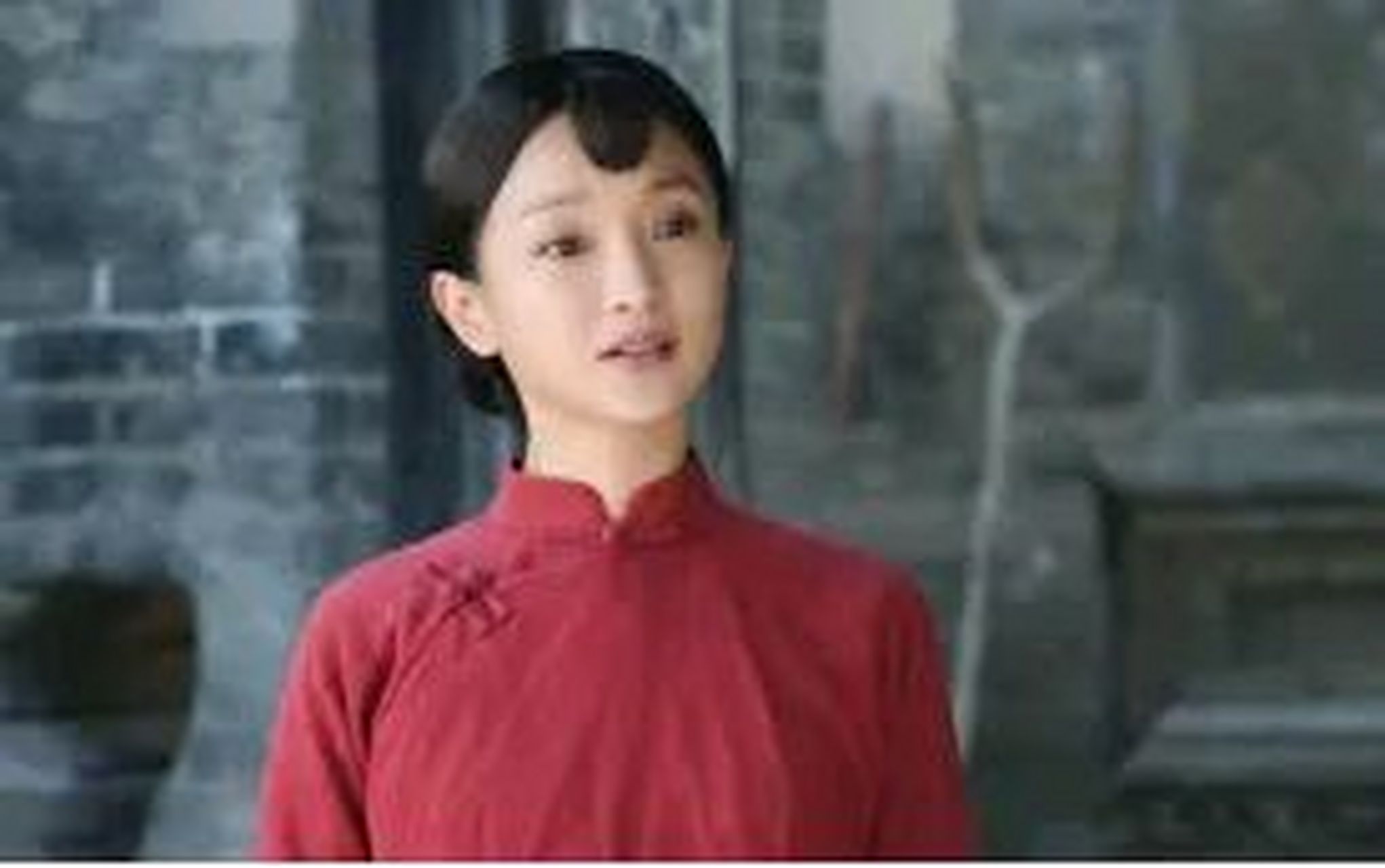 2012年,电视剧《红高粱》中,朱亚文和周迅有一场激情戏,可拍摄途中