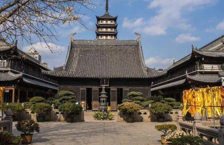 东北"纯正"尼姑庙:自己修建寺庙,不收门票,每年特定时间乞食