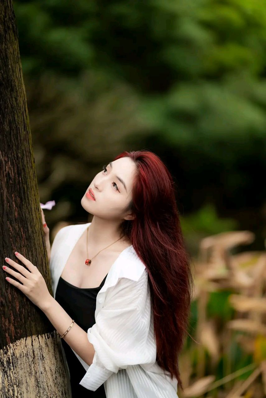 发几张美女照片