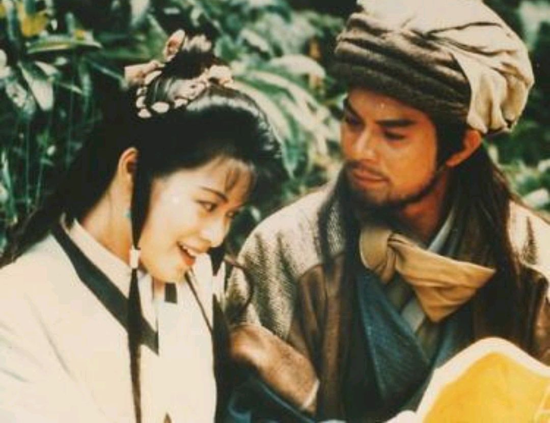 英雄萧峰感情被动,阿朱身份卑微二人心肠歹毒,这是他一生的原罪