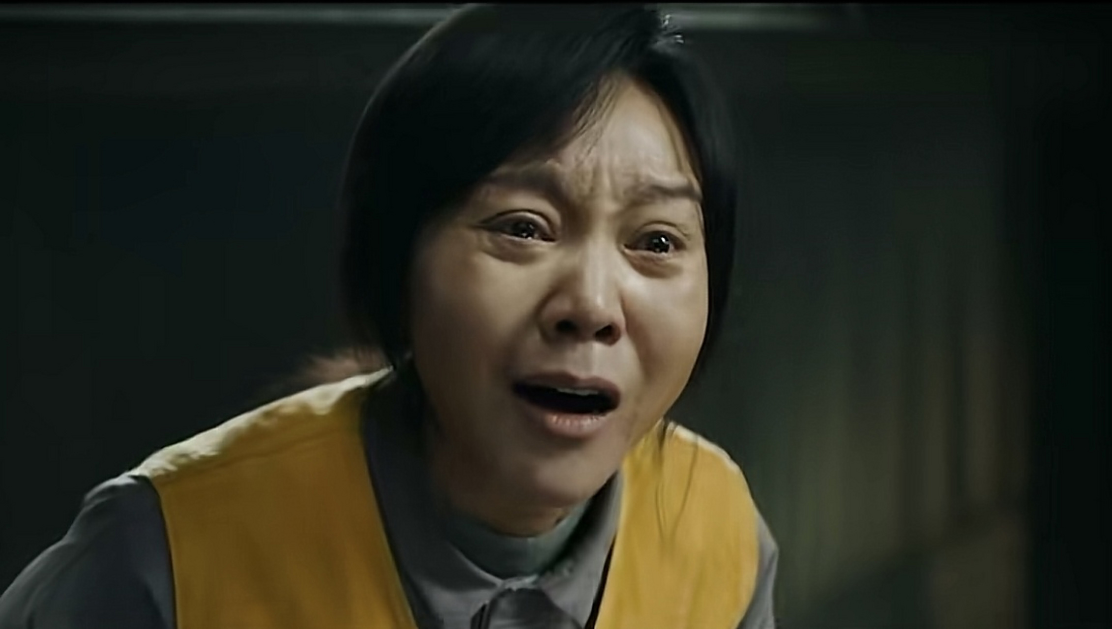 "受害者的辩护女律师孙宇(阚清子饰 )闻言笑出了声.