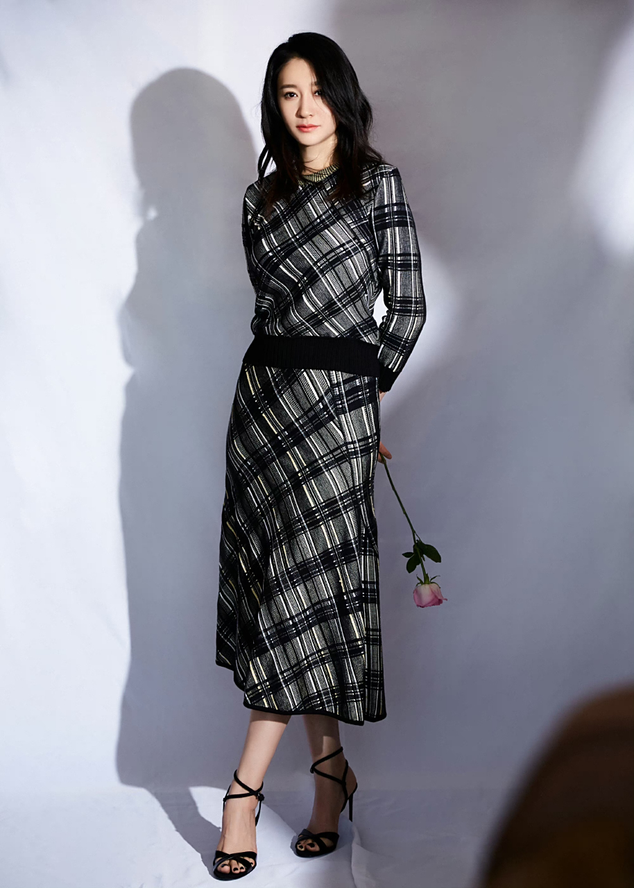 李小冉 黑色高跟凉鞋[爱你] #李小冉