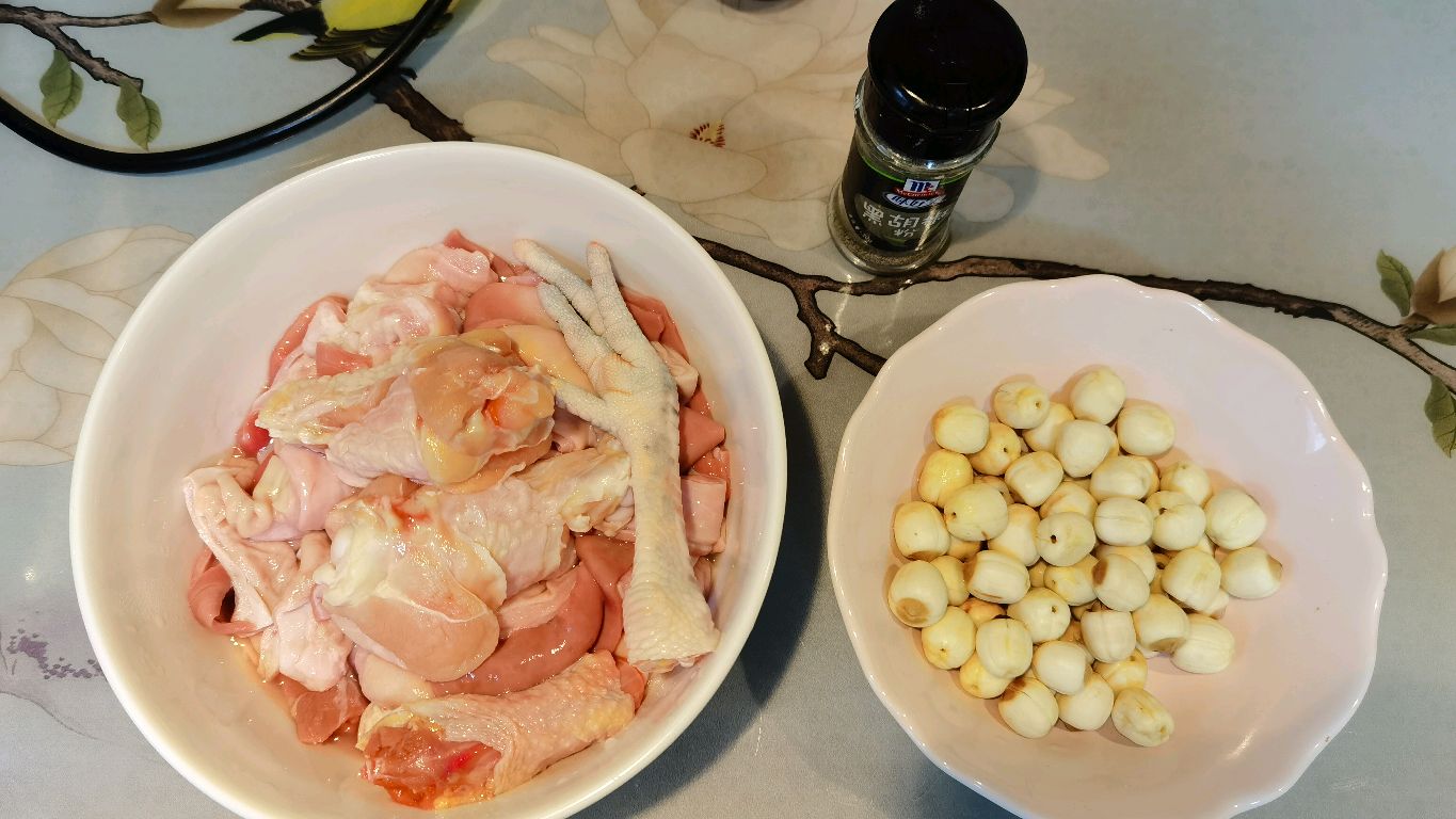 如何煲好消暑的莲子猪肚鸡汤?一键操作,40分钟,无需小火慢炖