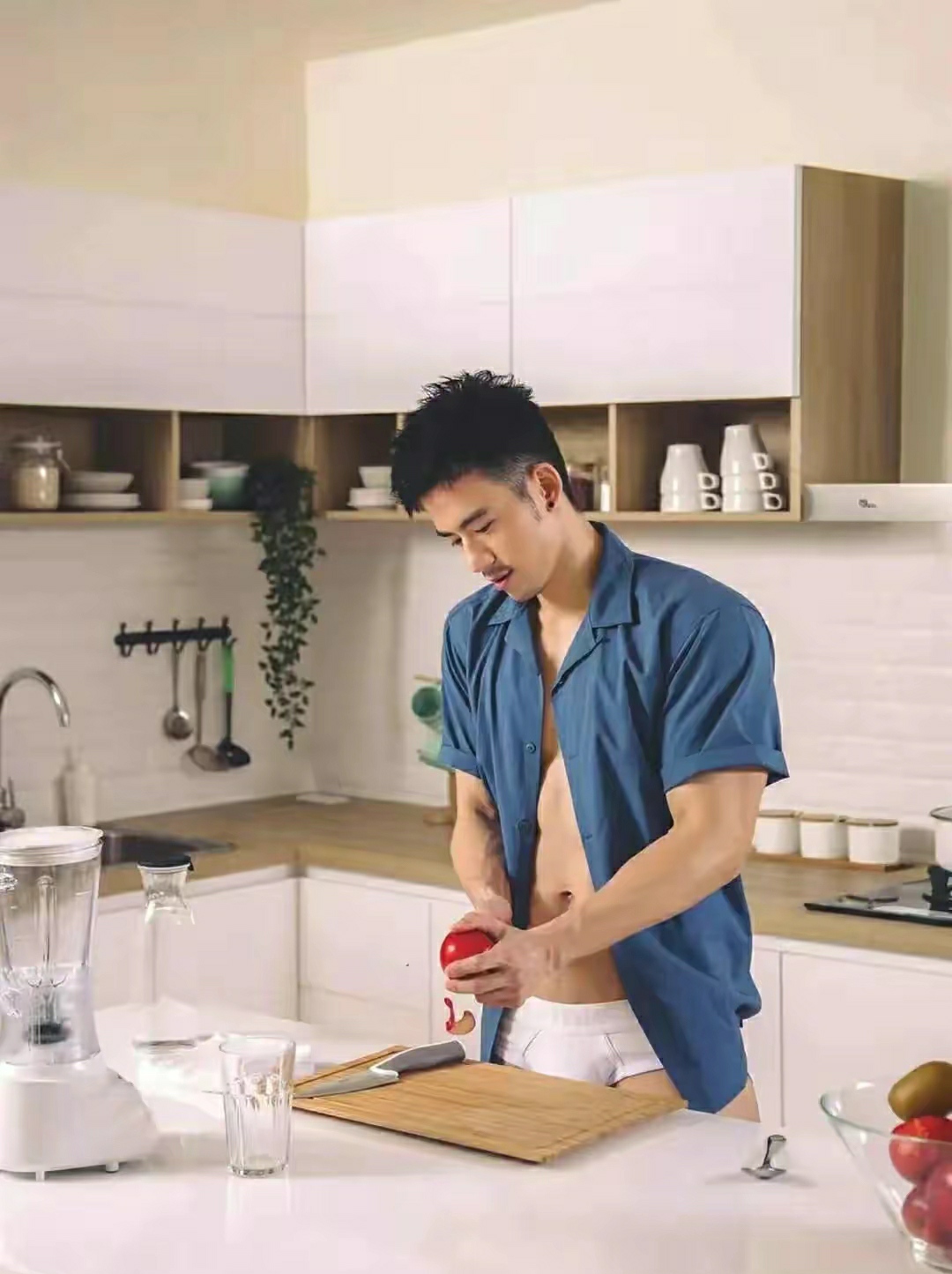 台湾性感男神纪言恺,肌肉身材超赞