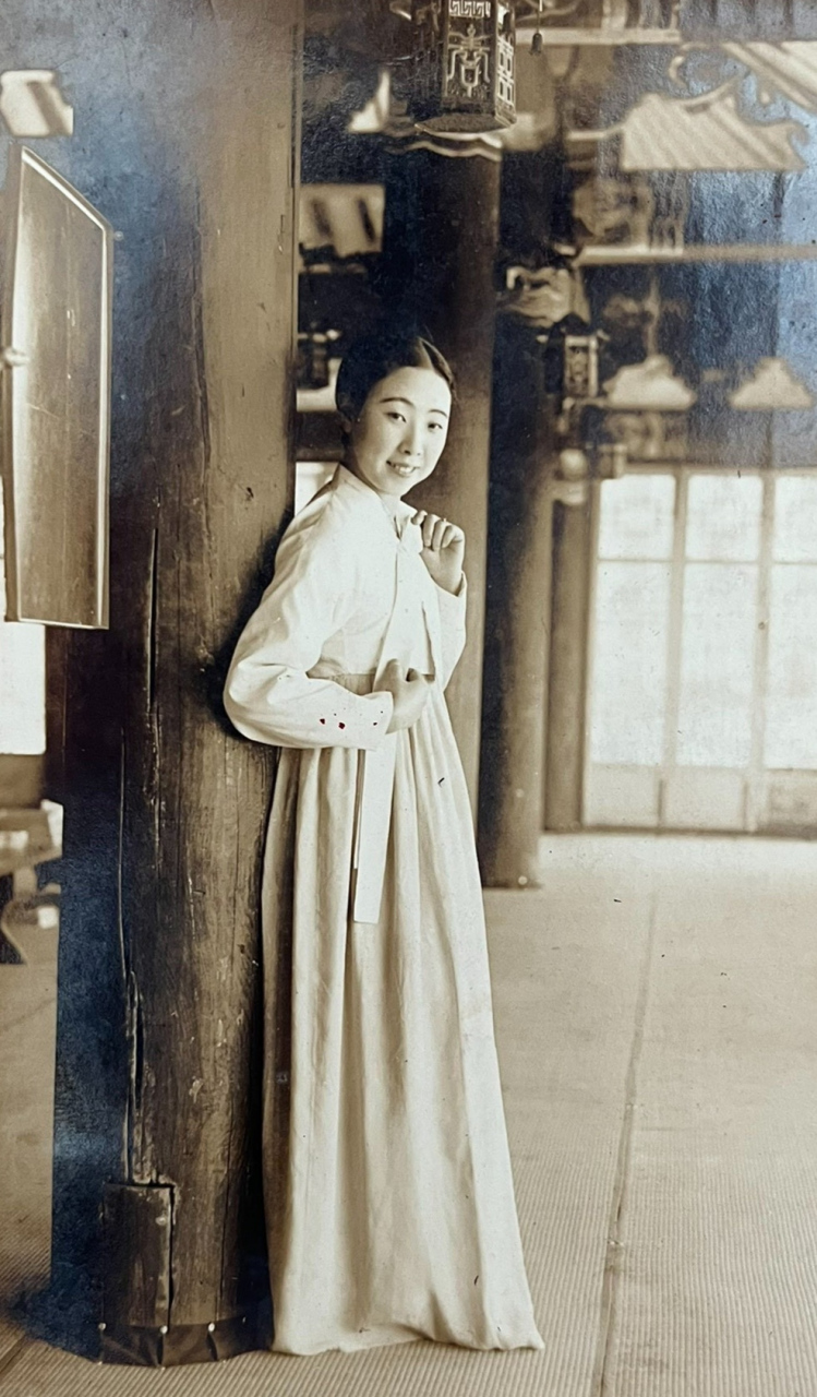 民国时期老照片～在奉天的朝鲜族姑娘