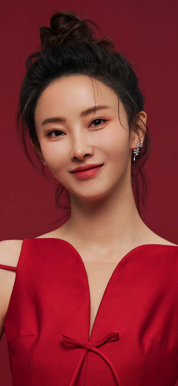 胡丹丹精致的脸孔