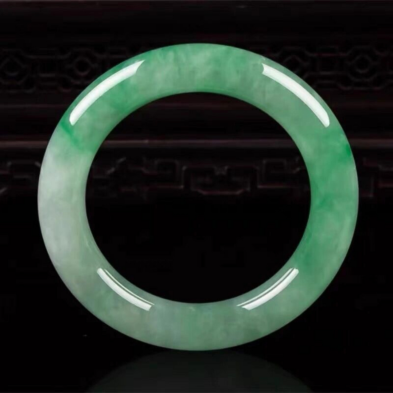 什么是翡翠冰糯种(什么是翡翠冰糯种类)