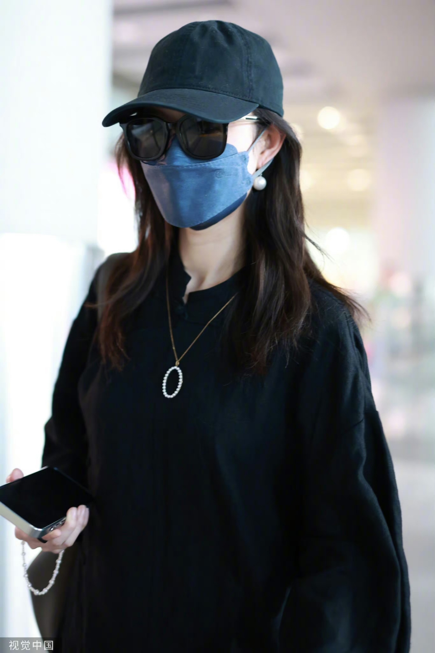 倪妮北京首都机场街拍