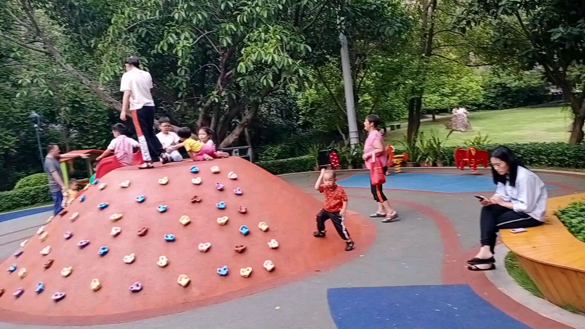 福州金鸡山公园,小朋友的免费游乐园,各种器材免费玩