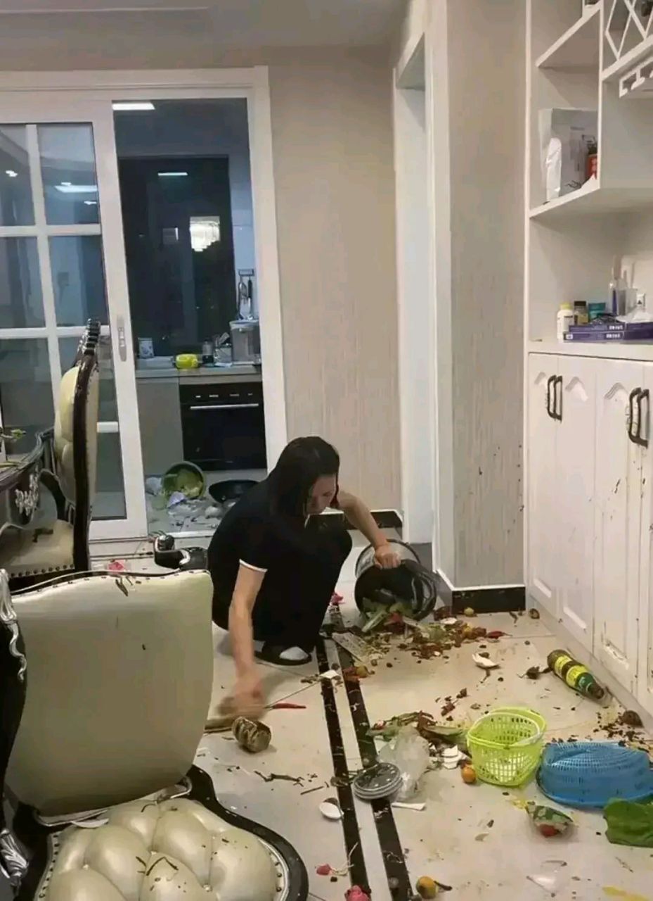 动不动喝点酒回来就这样子发酒疯?这样的日子还能过下去吗!