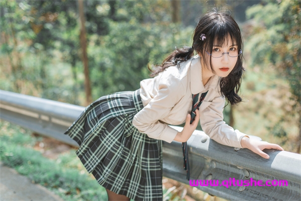 超级燃!逐月su(枸名)乡间小路美图鉴赏插图1 超级燃!逐月su(枸名)乡间小路美图鉴赏插图1