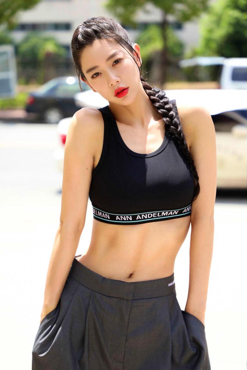 本人也"腿精"克拉拉!#明星生图大赏# #我们都爱聊八卦# #娱乐