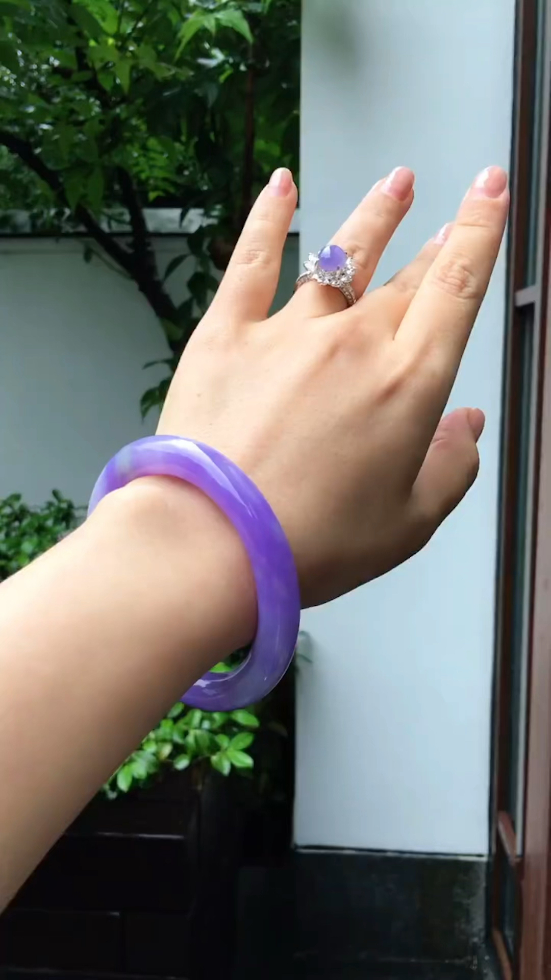 这样的帝王紫翡翠手镯有没有让你也爱不释手呢?-度小视