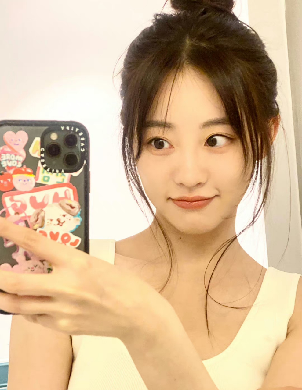 最近有刘海的自拍 请问你怎么看#祝绪丹