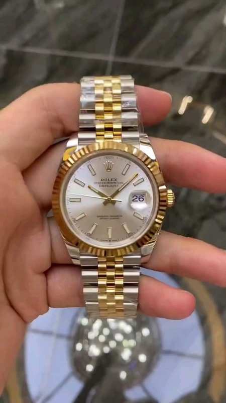 实拍劳力士间金日志狗牙圈的设计一般人欣赏不了你的美