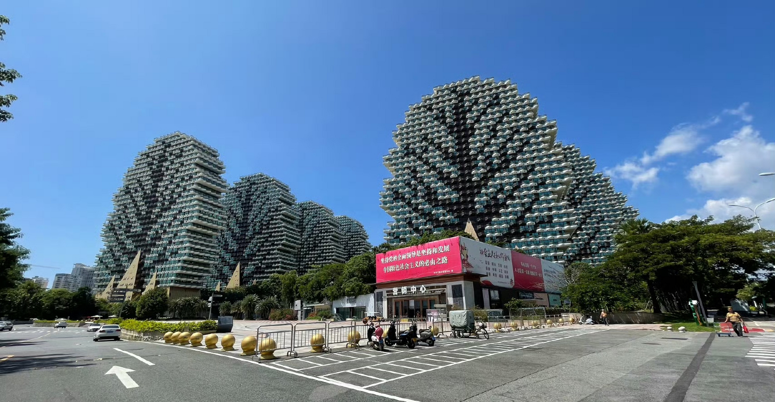 三亚美丽之冠大树建筑