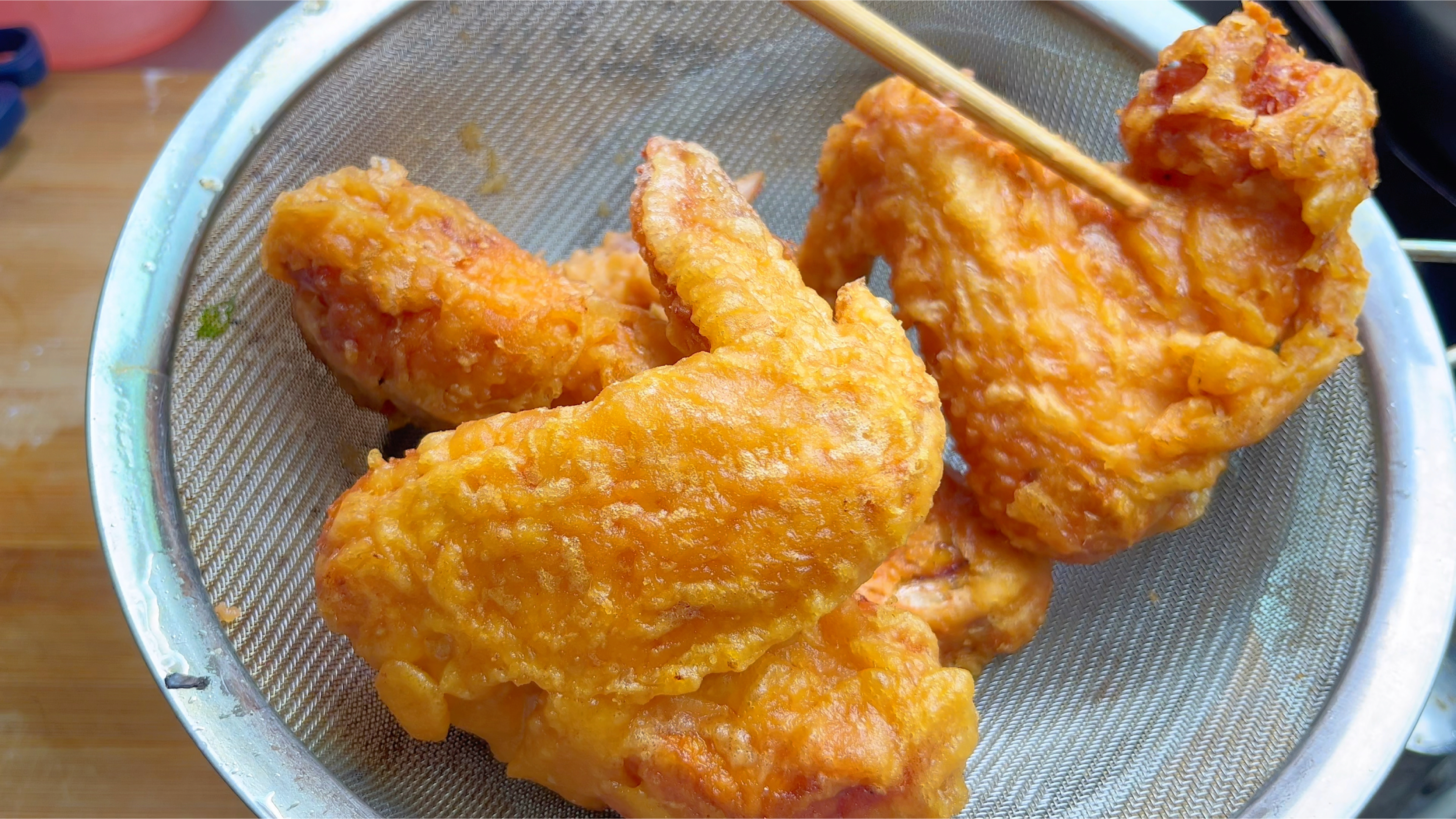 潮汕特色小吃:腐乳鸡翅,外脆里嫩又入味