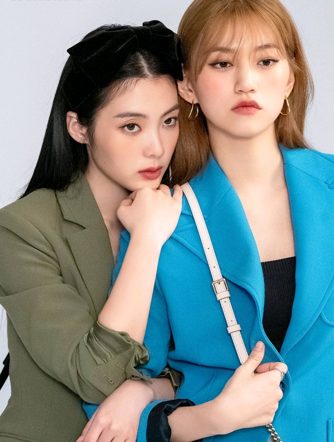 女团wekimeki成员「金度延&鲁孝静」画报拍摄花絮照