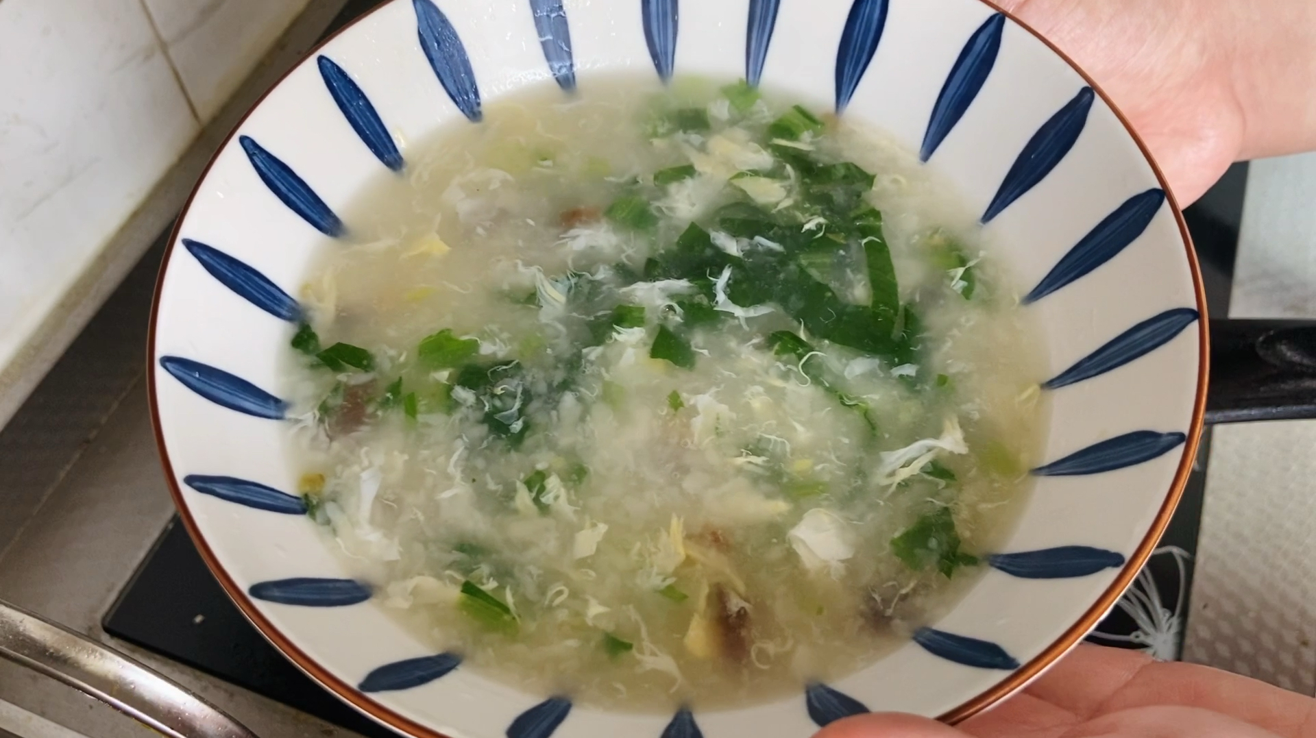 海参疙瘩汤的家常做法,成本低廉但十分滋补,小孩老人必备!