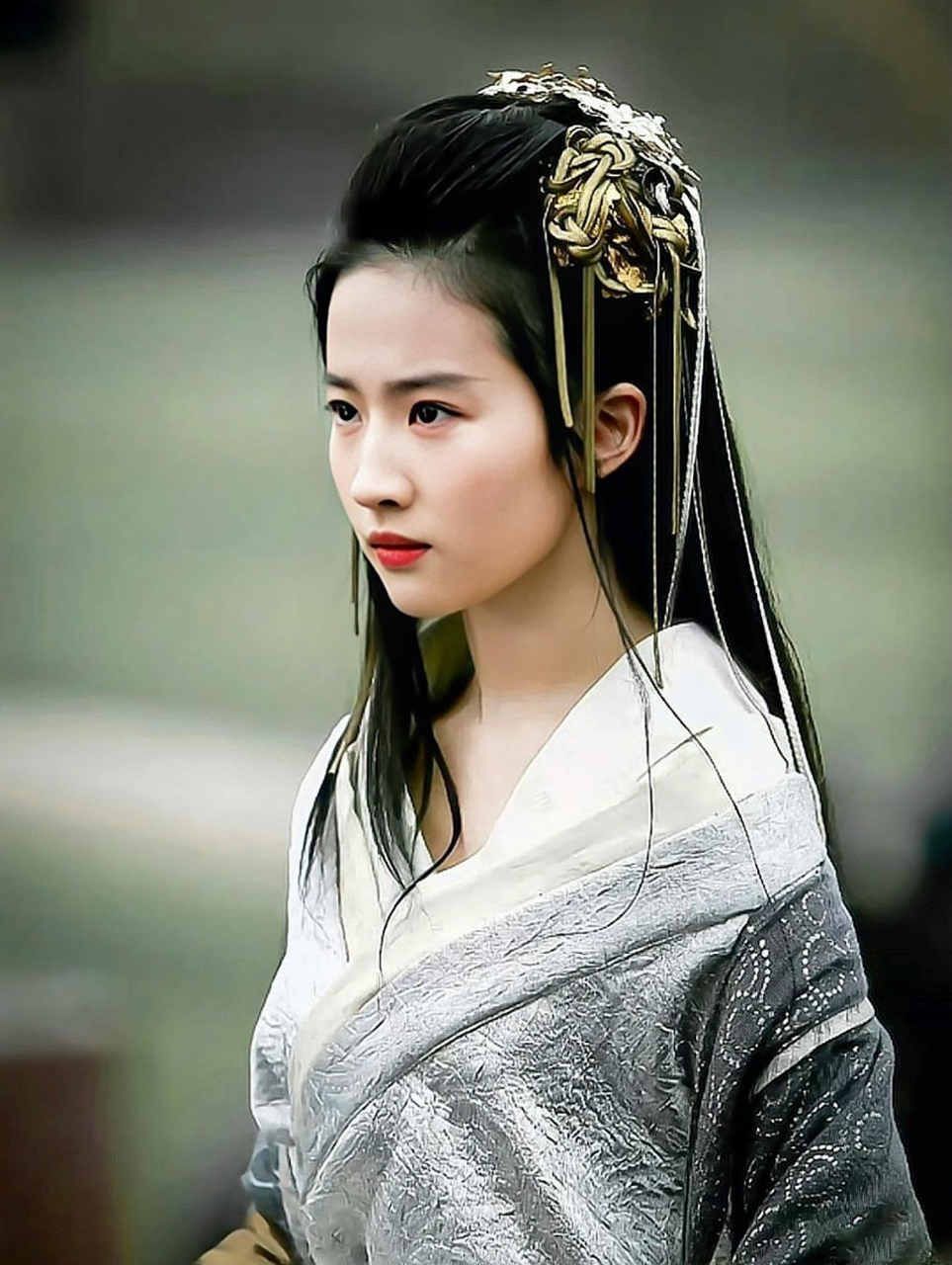 虞姬,我见犹怜!#刘亦菲# #神仙颜值# #鸿门宴