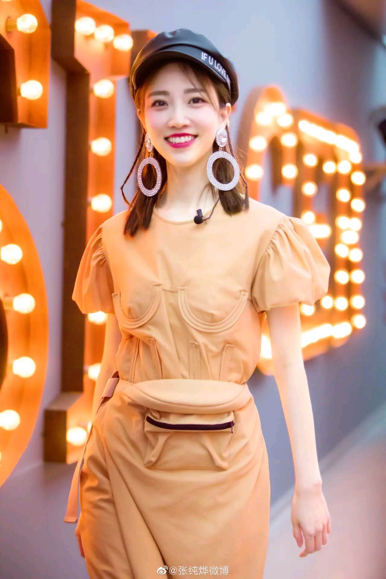 张纯烨:明媚美人,最美女主持