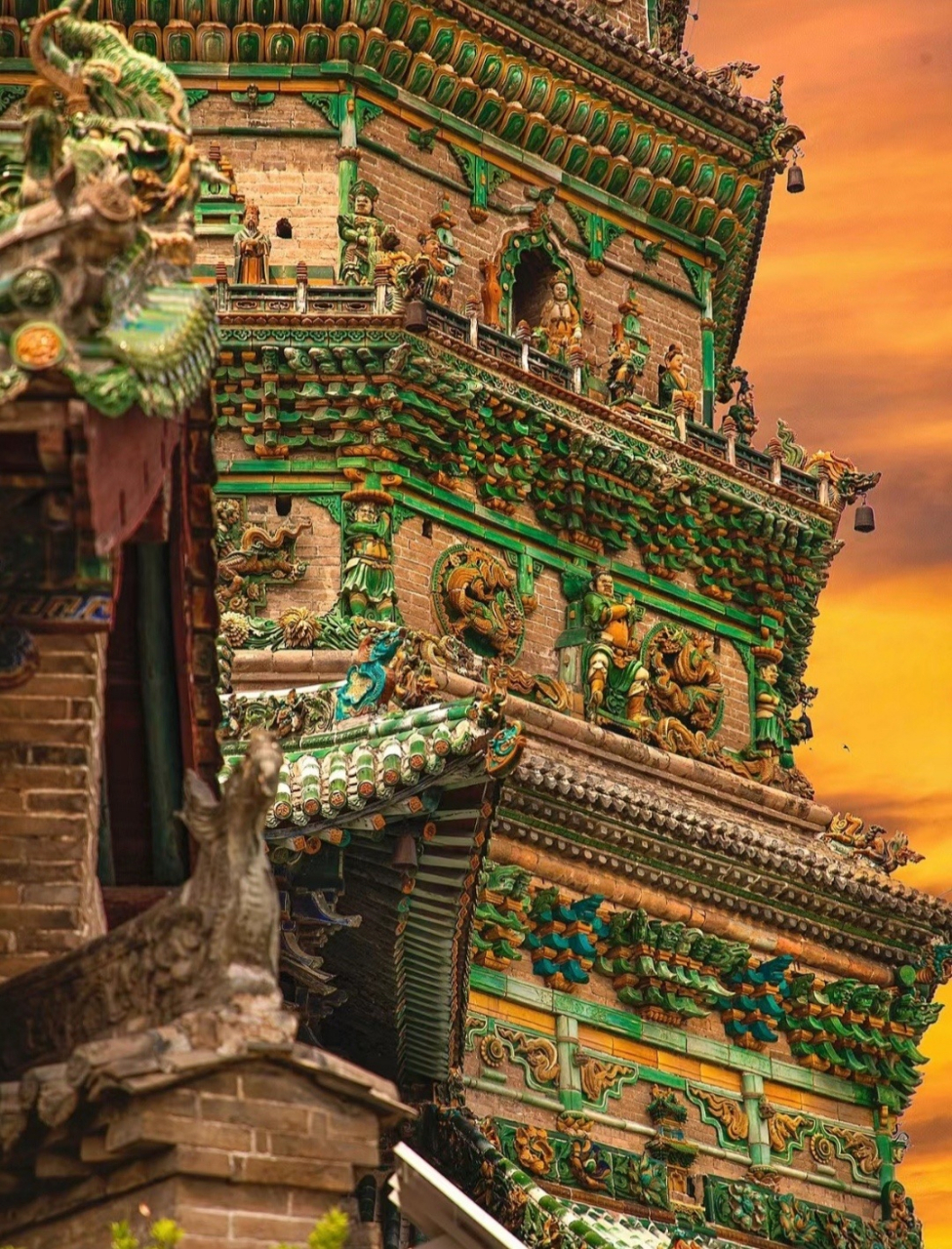 "丨飞虹塔[期待]  ( 2018年8月,经世界纪录认证官方工作人员现场测量