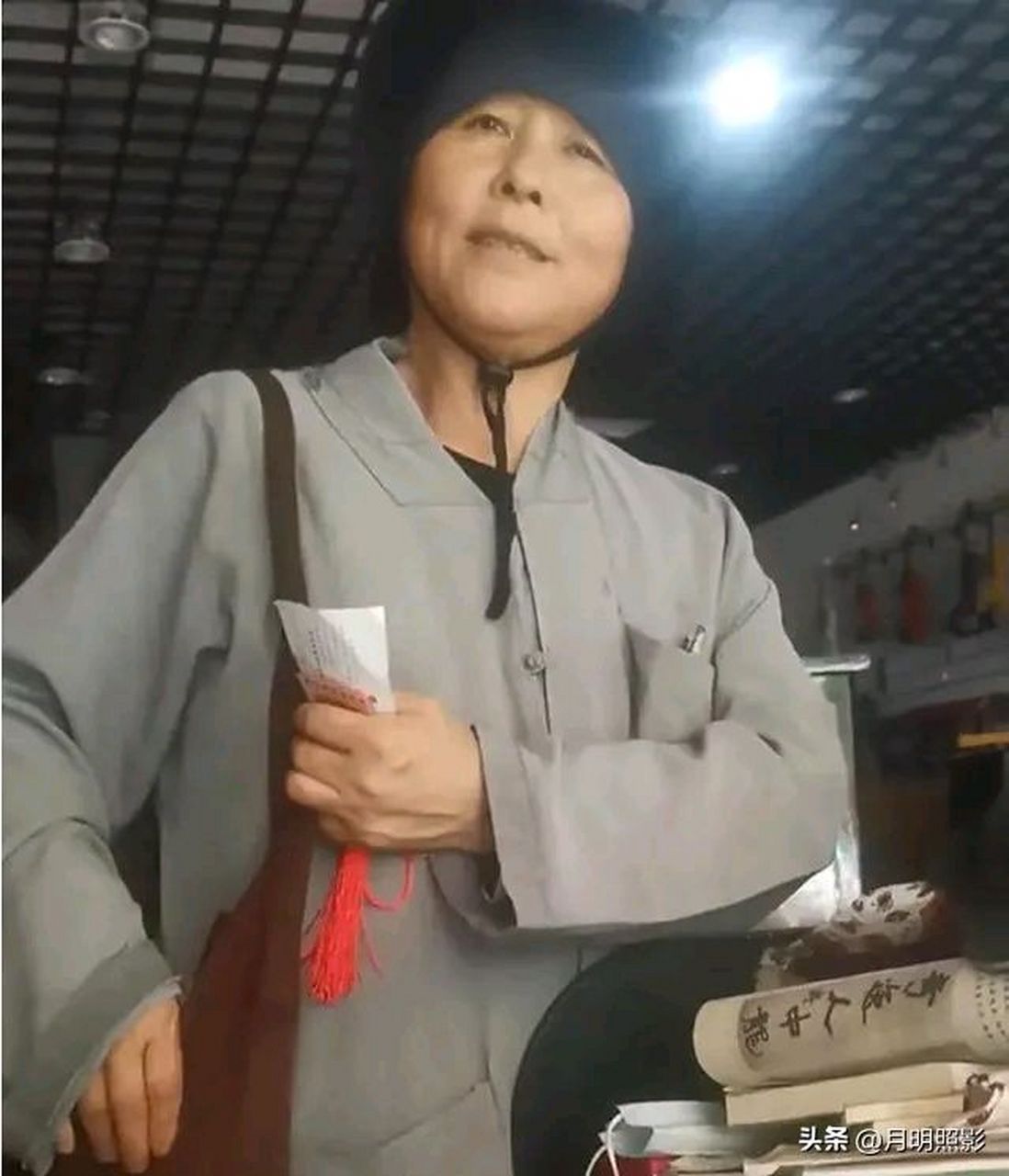 广东一尼姑到男子店内化缘,想要男子出一点钱买个福报,没料到,男子也
