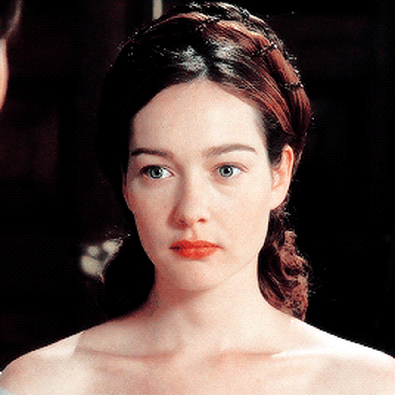 2009版《茜茜公主》的一些不错的造型,这版的茜茜由意大利女演员